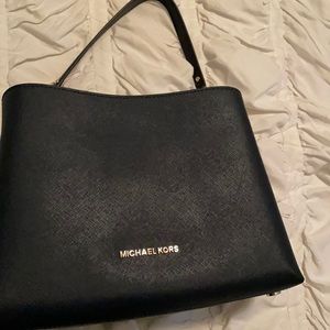 Michael Kors LG NAVY SATCHEL NEW!!